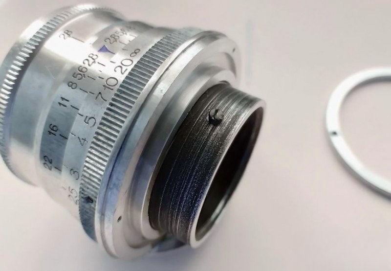 Securing focus ring with set screw in original position