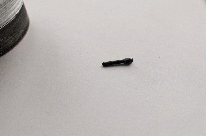 Partially inserting long screw without full tightening