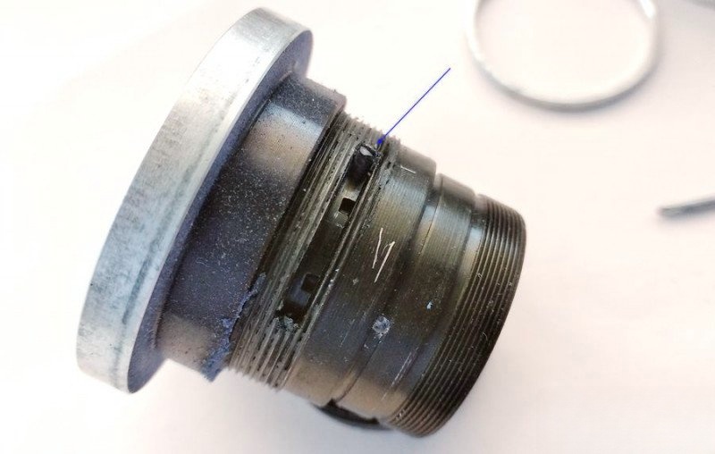 Storing screw in diaphragm tab to maintain alignment