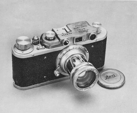 Counterfeit Leica camera No. 8734 from 1938, actually a FED-S with Leitz engravings