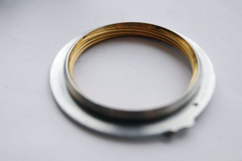 Applying ЦИАТИМ-221 grease to helicoid threads