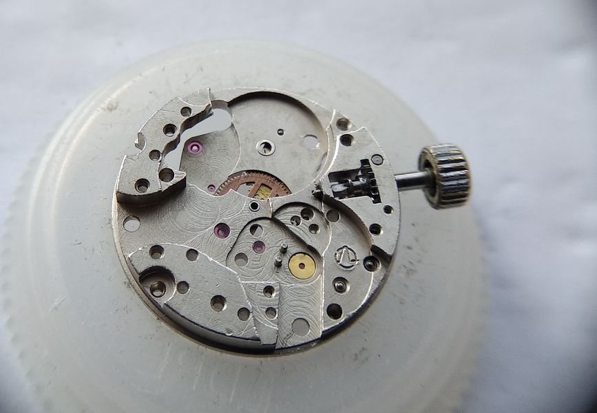 Empty Luch 1809 main plate turned train side up for reassembly