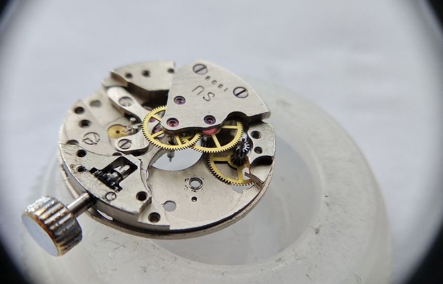Luch 1809 main plate with the mainspring barrel removed