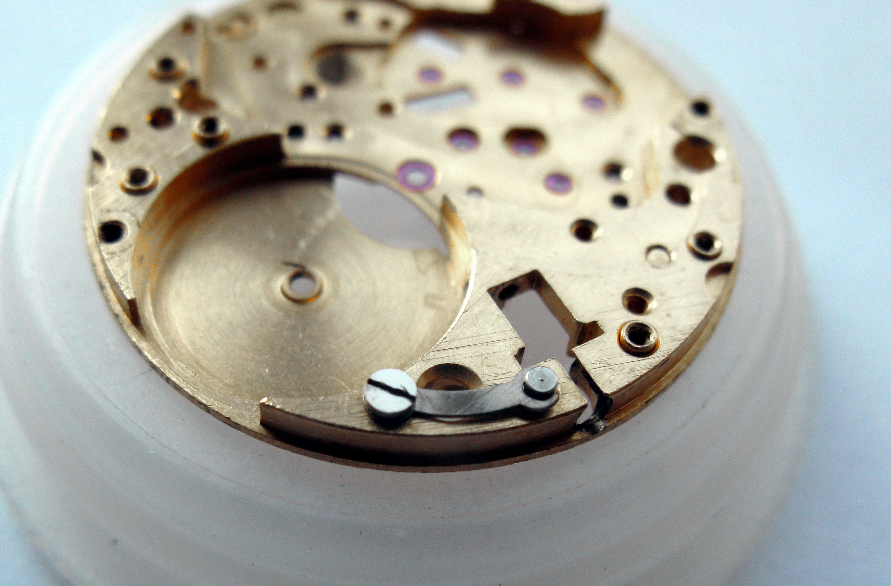 Mainplate showing the barrel seat recess and the seated setting lever.