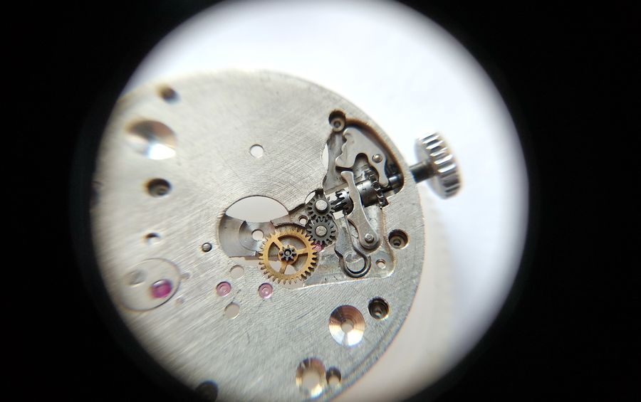 The assembled keyless works of the 2608, identical to that of the Pobeda 2602