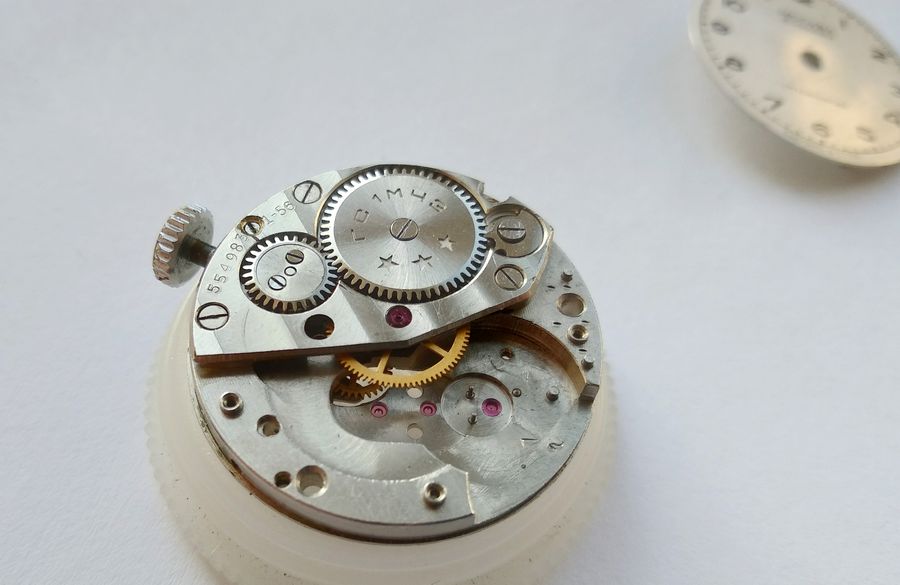The barrel bridge area of the 2608 ready for disassembly of the mainspring motor