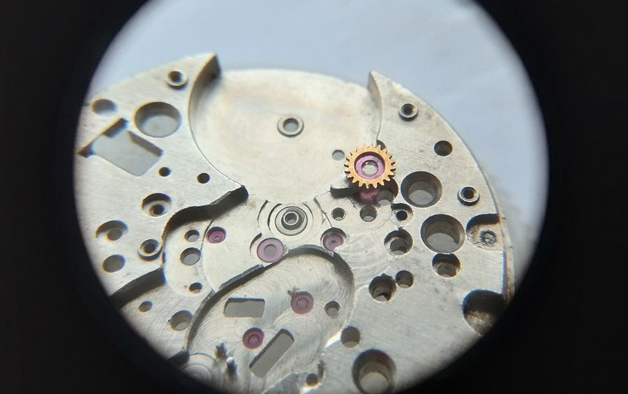 Beginning reassembly with the centre-wheel assembly rather than the usual order