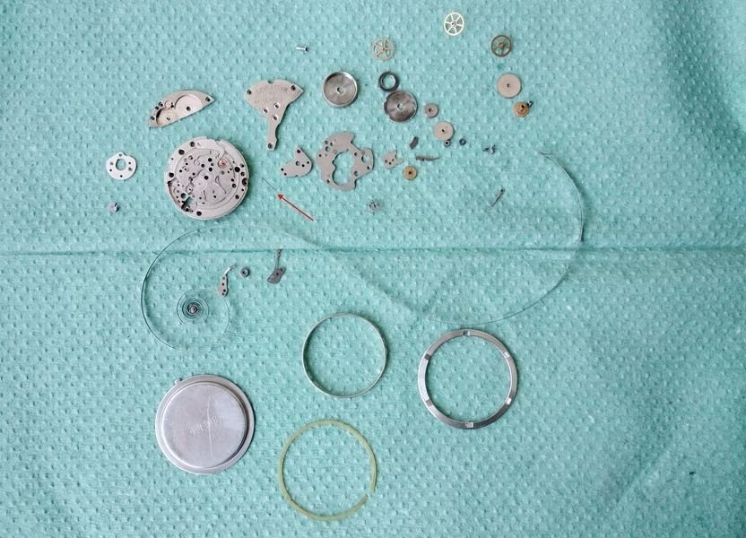 Calendar plate spring during cleaning
