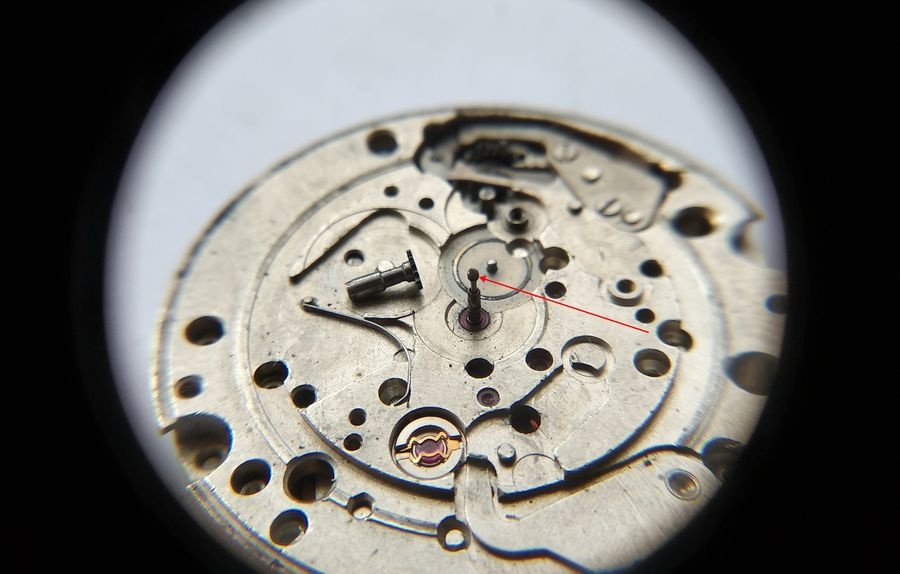 Broken seconds hand post on fourth wheel