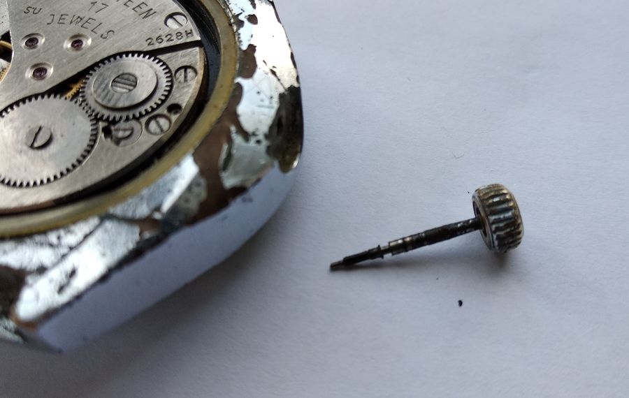 Contamination visible on withdrawn stem