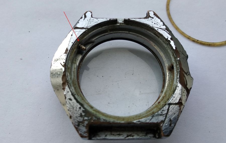 Case interior showing pusher mechanism