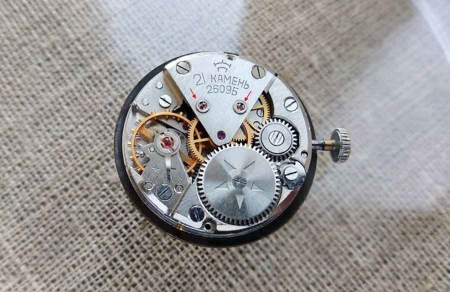 Raketa 2609B caliber with the same overlay jewel arrangement as the 2609A, original balance with screwed timing mass intact