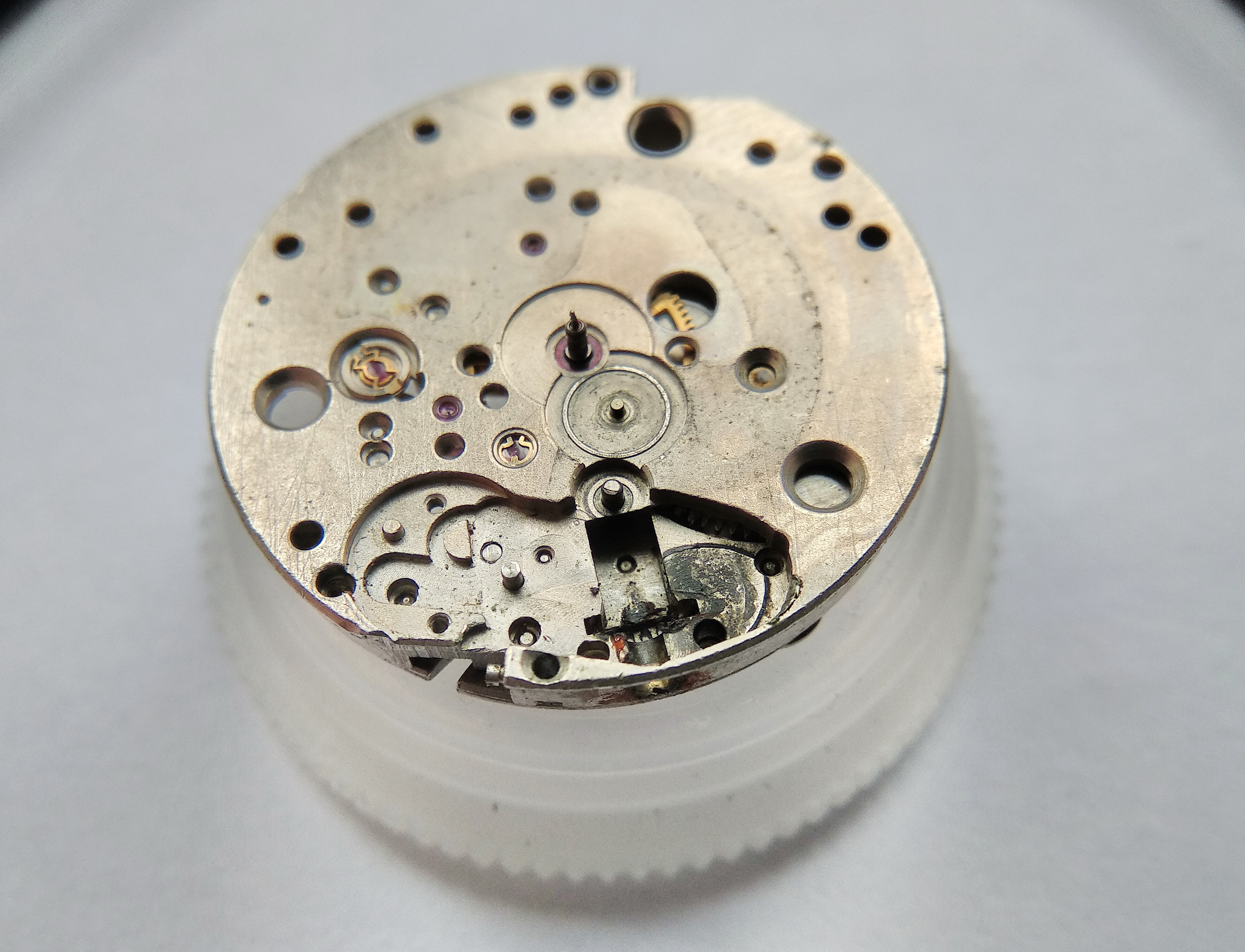 Movement flipped over to begin work on the train and escapement side