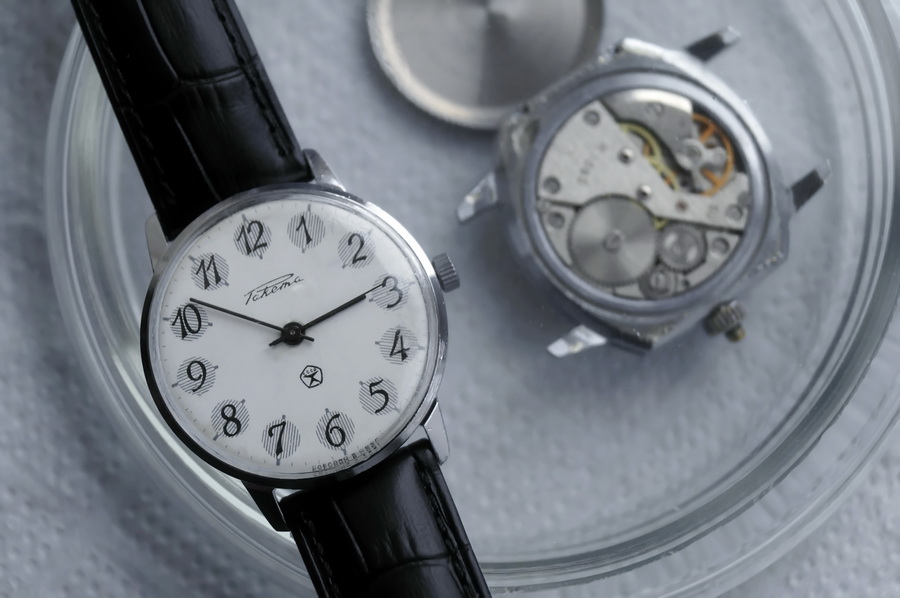 Raketa fitted with slim black period-correct hands and a new crown for a more authentic look