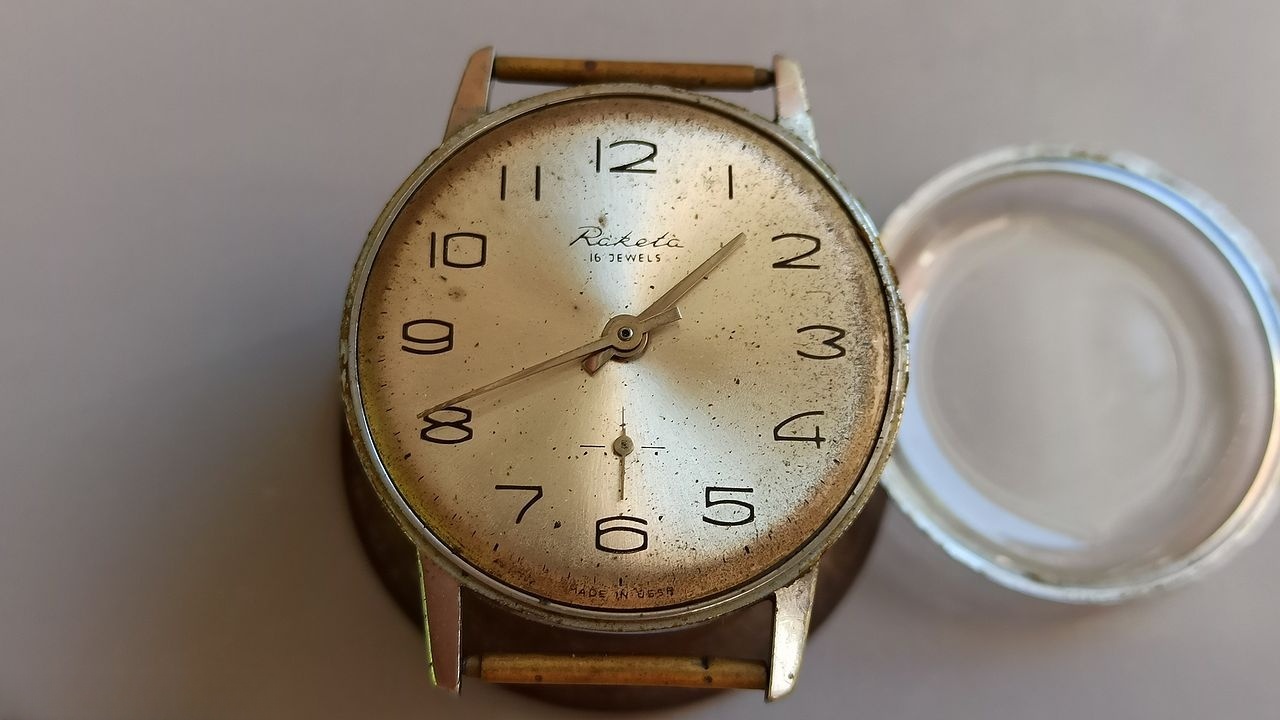 Bezel removal
