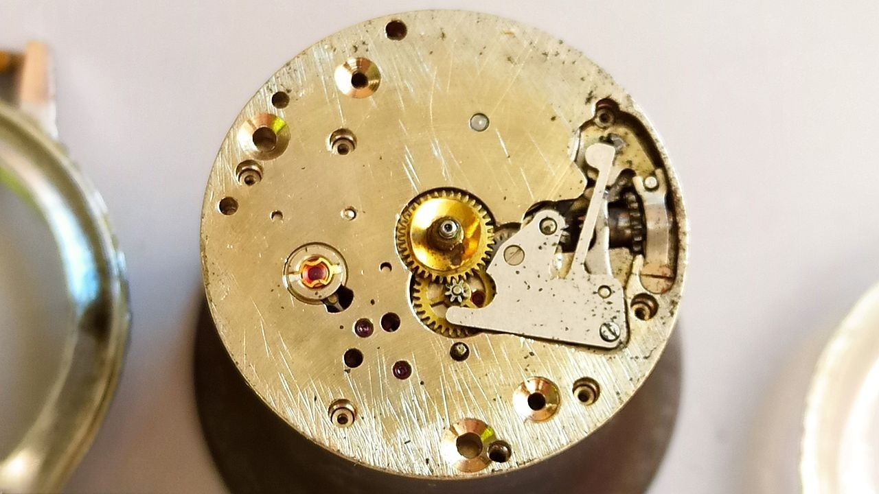 Dial contamination