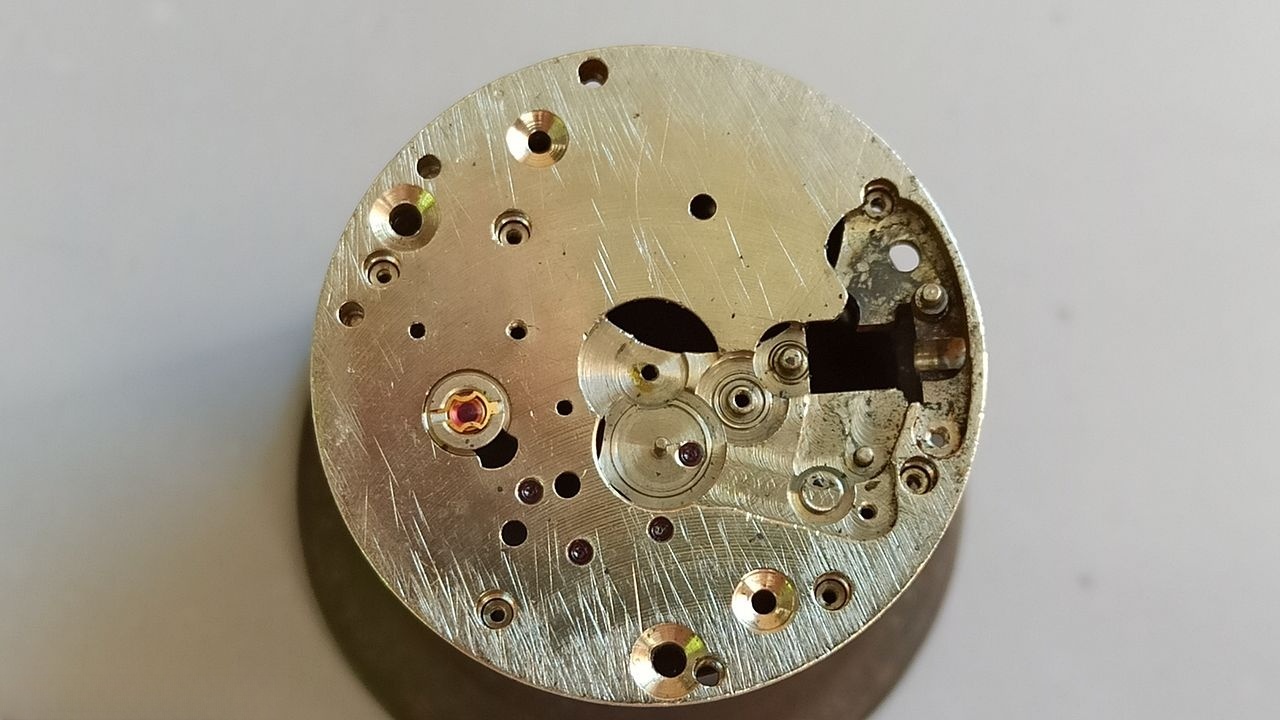 Keyless works contamination