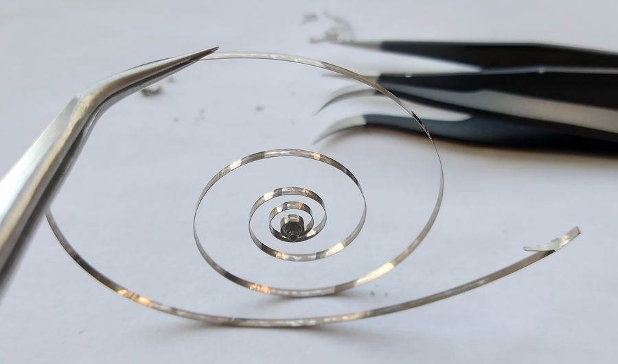 Cleaned mainspring
