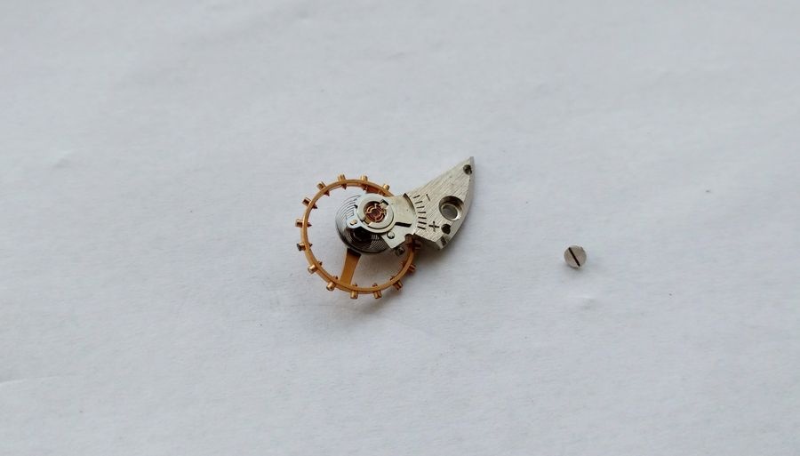 Balance wheel assembly showing Breguet hairspring