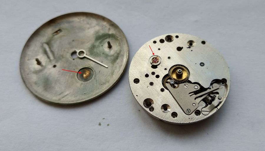 Dial underside showing clearance cutouts