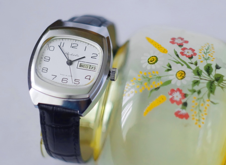 Watch artistic presentation