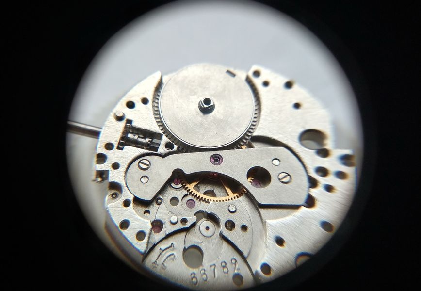 Barrel installed in movement