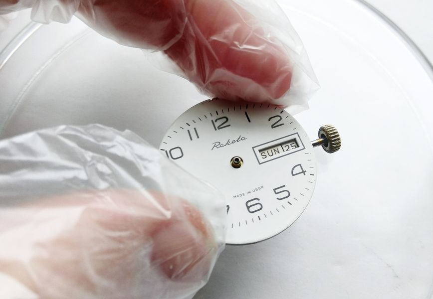 Dial installation with gloved hands