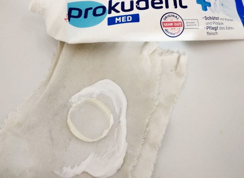 Crystal polishing setup with toothpaste