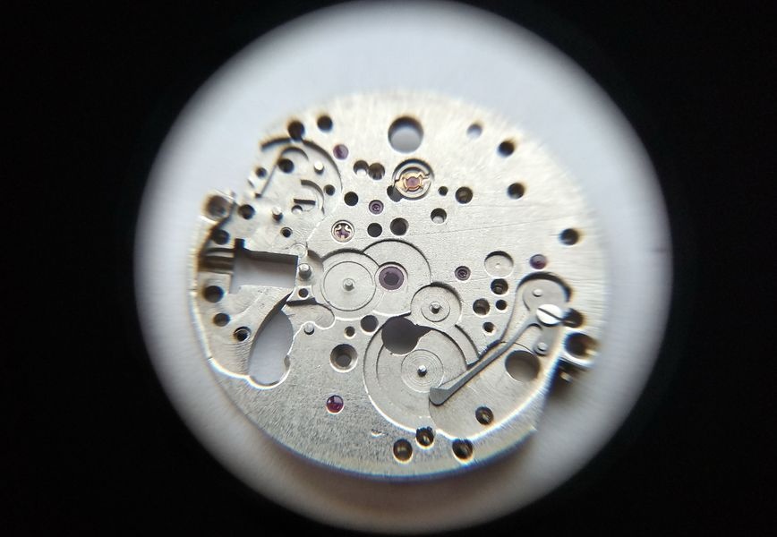 Balance cap jewel assembly