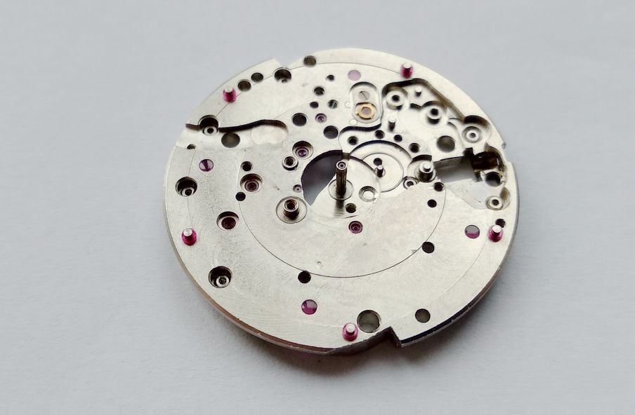 Early main plate showing all calendar jewels