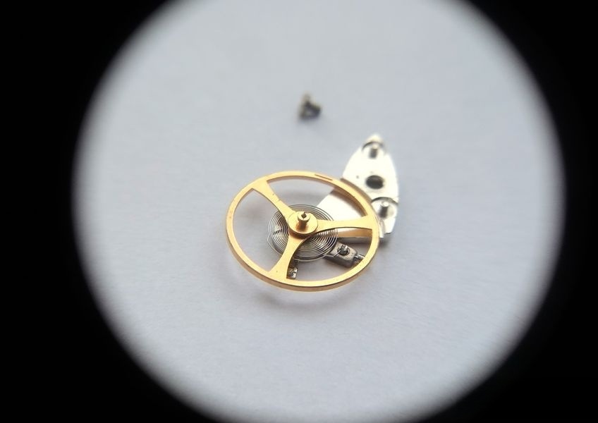Hairspring curve detail on early movement