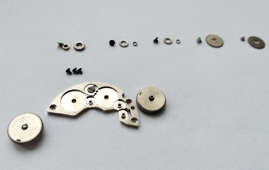 Winding components arranged in sequence