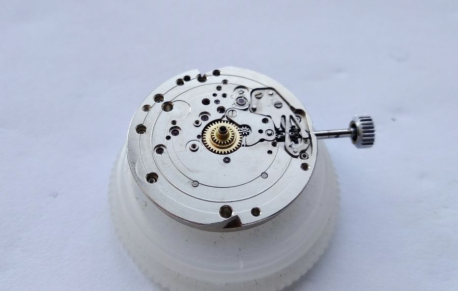 Two-tier hour wheel installed