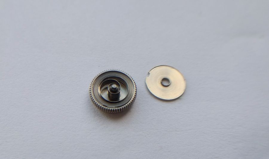 Mainspring barrels opened for inspection