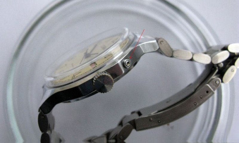 Slava 2428 showing date correction pusher and crystal profile