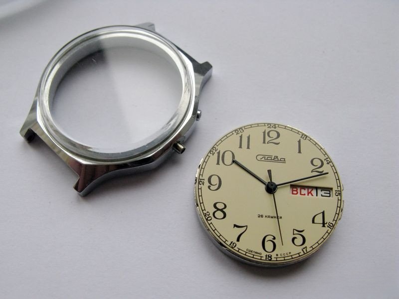 Slava 2428 movement removed from case