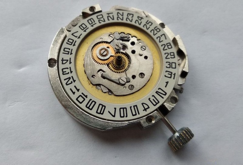 Positioning plate installed with three screws