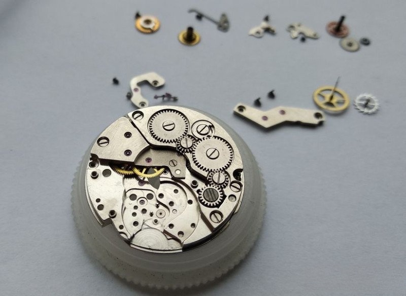 Power system visible requiring removal for gear train access