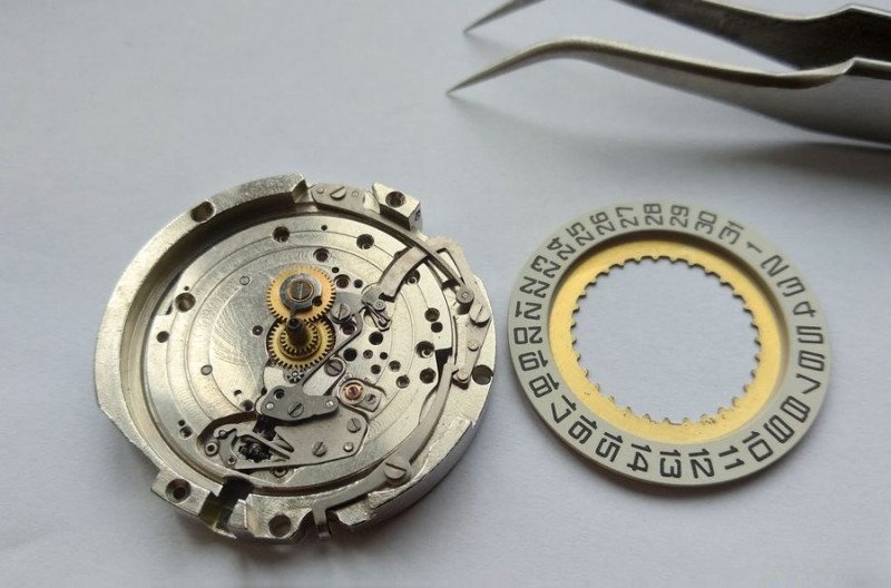 Date disc removal from Slava 2428