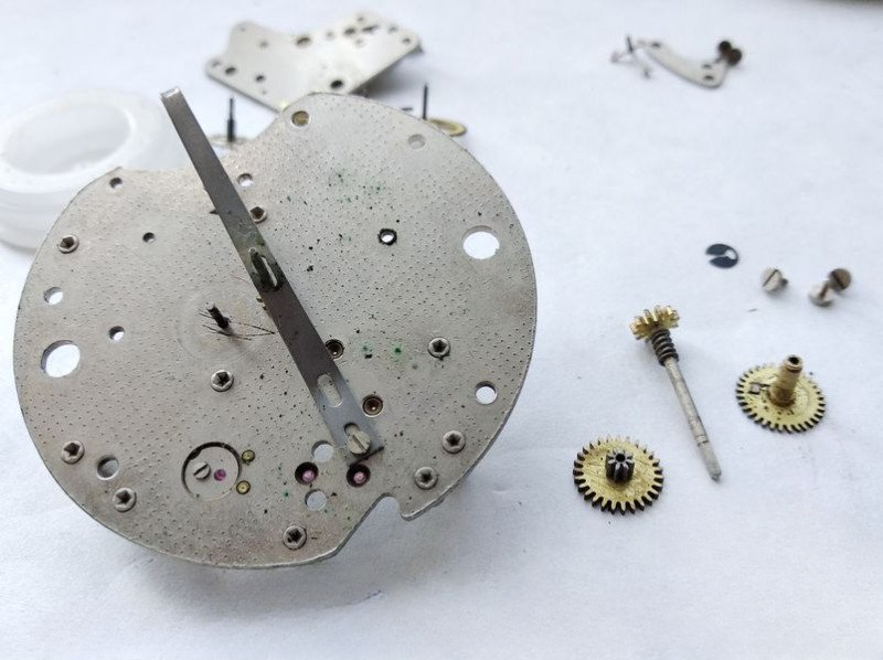 Removing motion work wheels and pinion