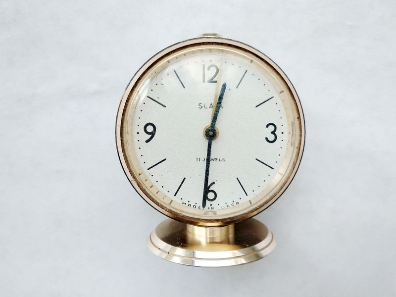 Initial deteriorated condition of Slava alarm clock