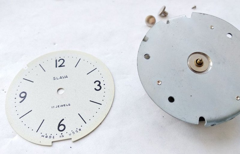 Dial removal showing locating protrusion