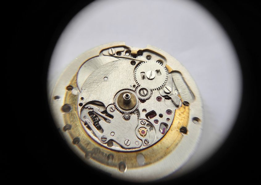 Oiling the gear-train jewels from the slow side