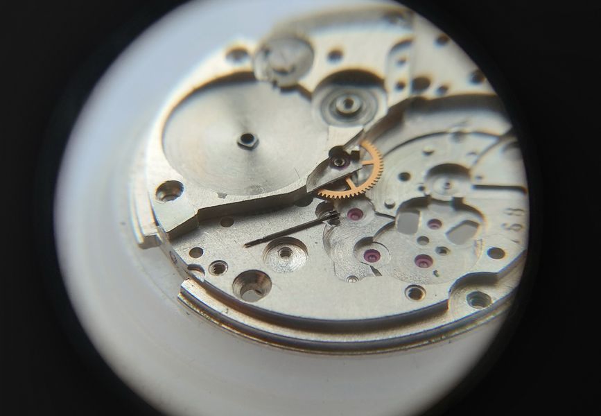 Lifting the seconds pinion from its seat