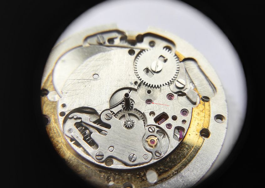Fitting the pallet bridge and testing the escapement impulse