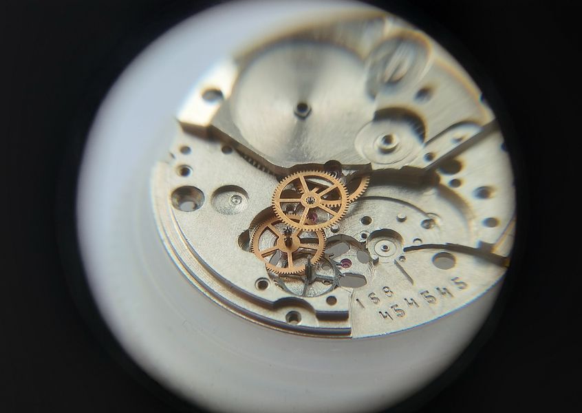 A jewel that must be oiled before the rest of the calendar works are assembled