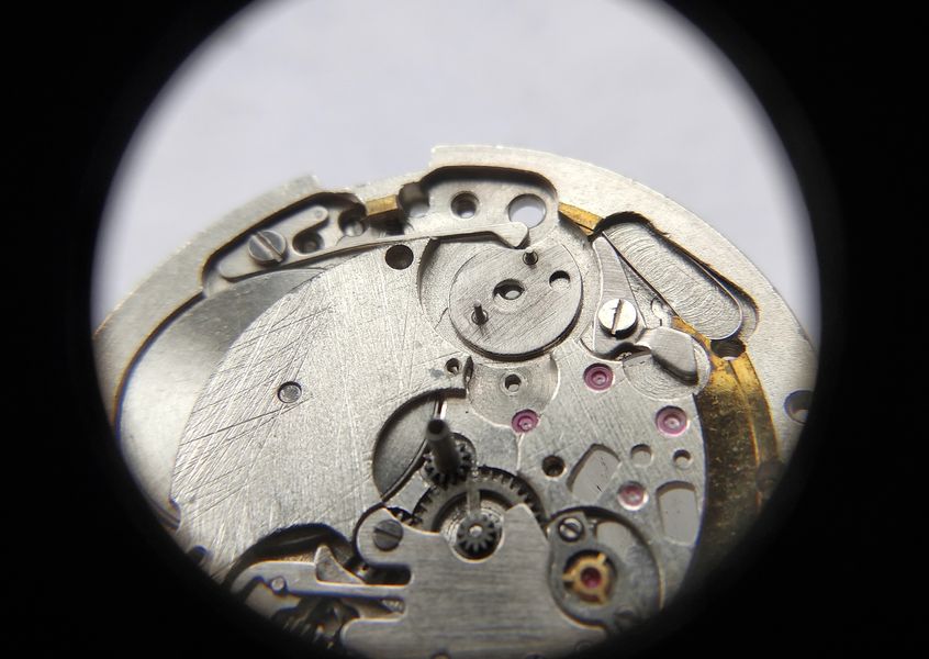 Installing the eccentric with its two shifting fingers