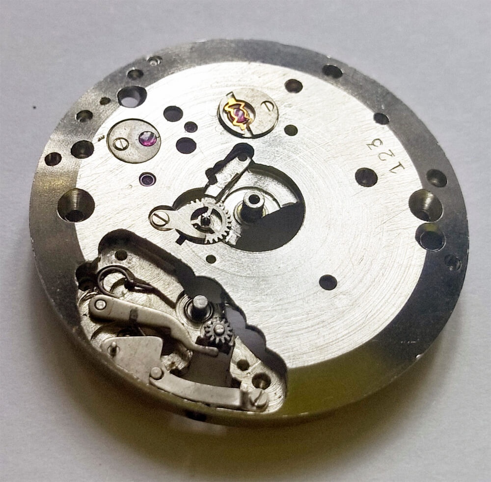 Dial-side view of the keyless works on the main plate