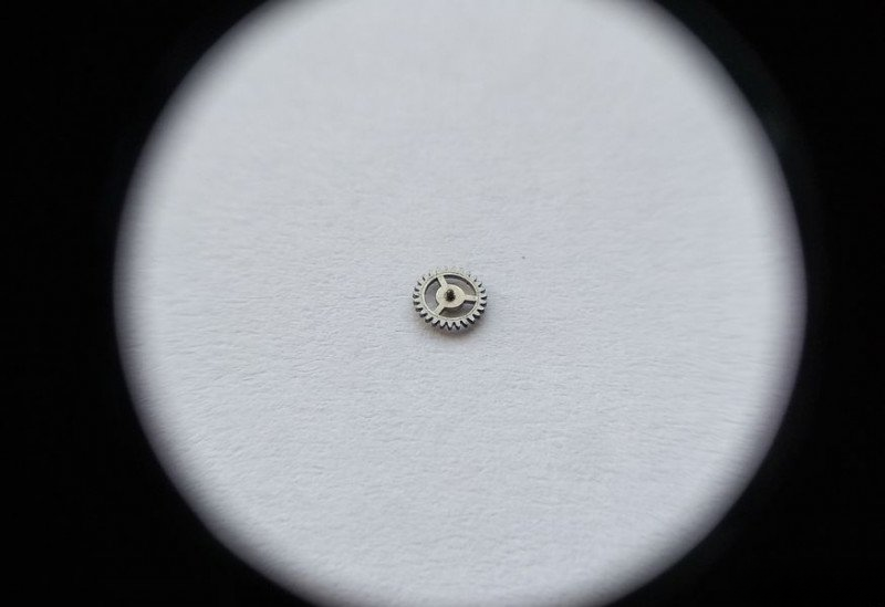 Cannon pinion axis socket detail