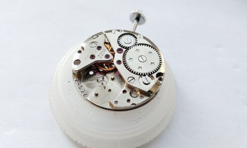 Complete gear train assembly with lubrication